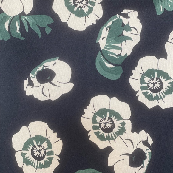 Golftini Night Moves Floral Print Golf Skort, Navy, Size “S” - Picture 9 of 12